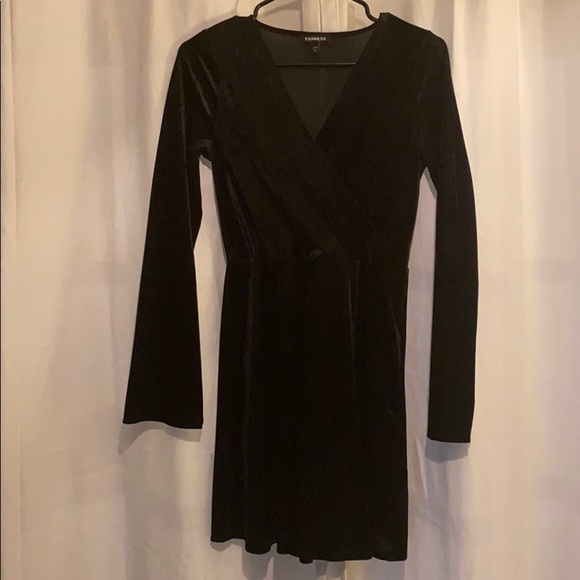 Express Dresses & Skirts - Express black long sleeve dress